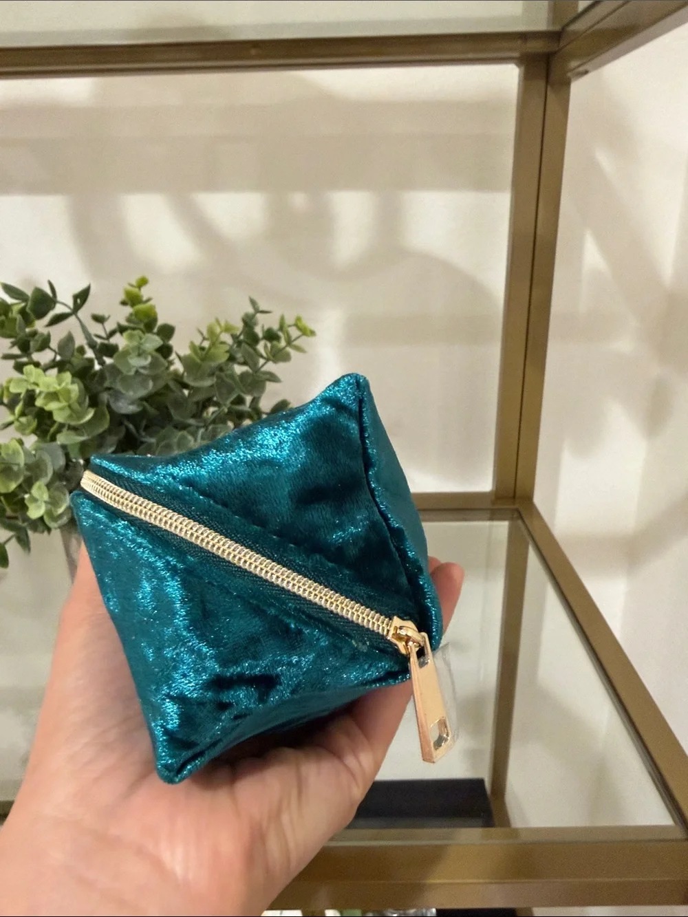 HR Velvet Cosmetic Pouch
